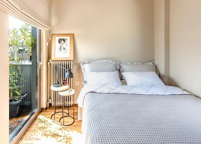 Sunny Loft With Acropolis View