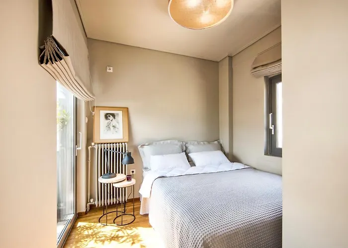 Sunny Loft With Acropolis View